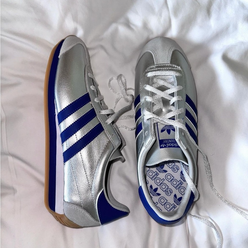 Adidas Originals silver and blue country trainers women’s size 6 men’s size 5 - Picture 2 of 10